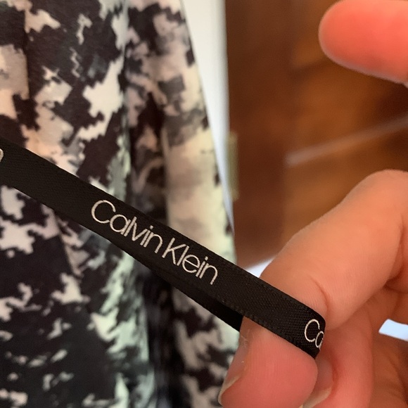 Calvin Klein bell sleeve dress.‎ Worn twice. 129 retail - Picture 6 of 6